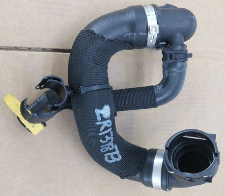 ইপিডিএম কার রেডিয়েটর নল OE LR137873 টার্বো কুল্যান্ট নল